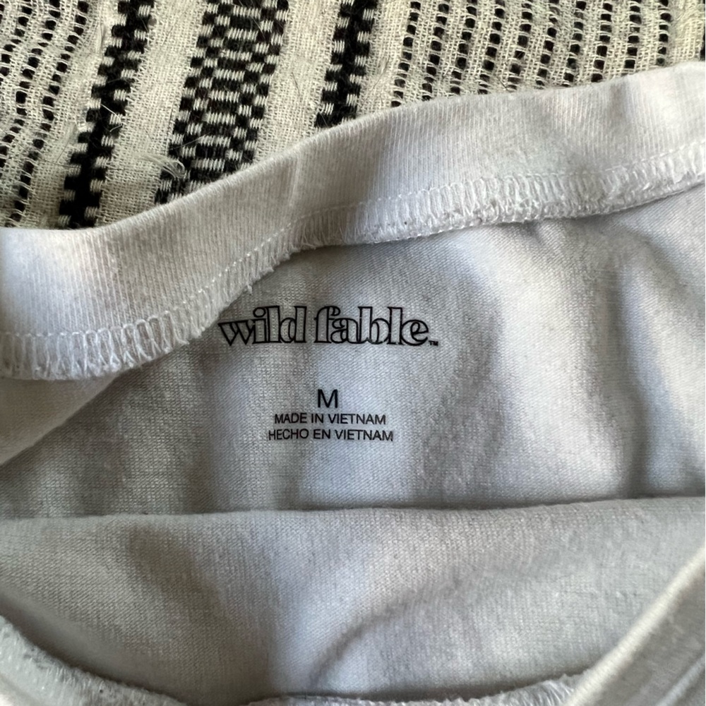 basic white cropped tee - Picture 2 of 2